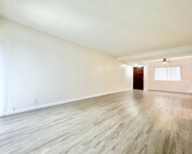 Building Photo - 834 2nd St