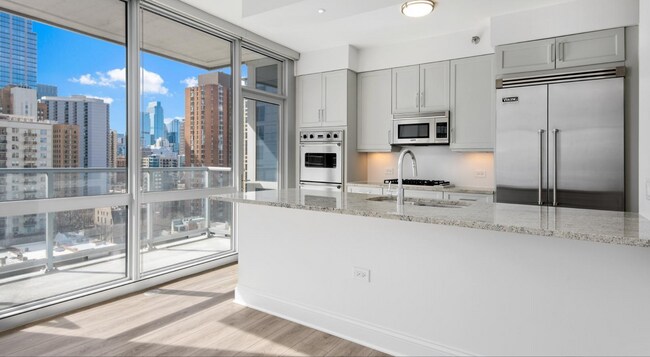 Foto del edificio - 912 N State St