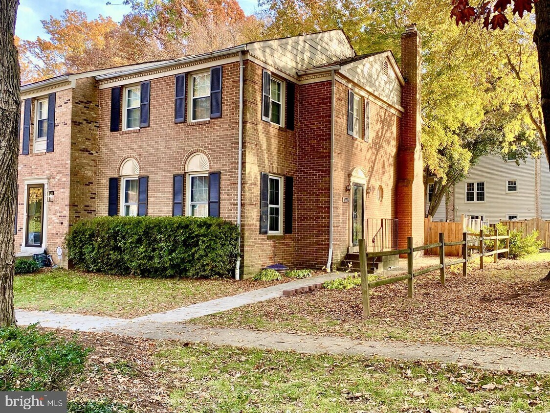 7937 Birchtree Ct, West Springfield, VA 22152 Townhouse for Rent in