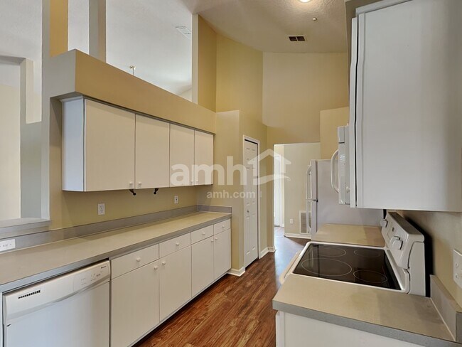 Foto del edificio - 321 Sterling Lake Dr