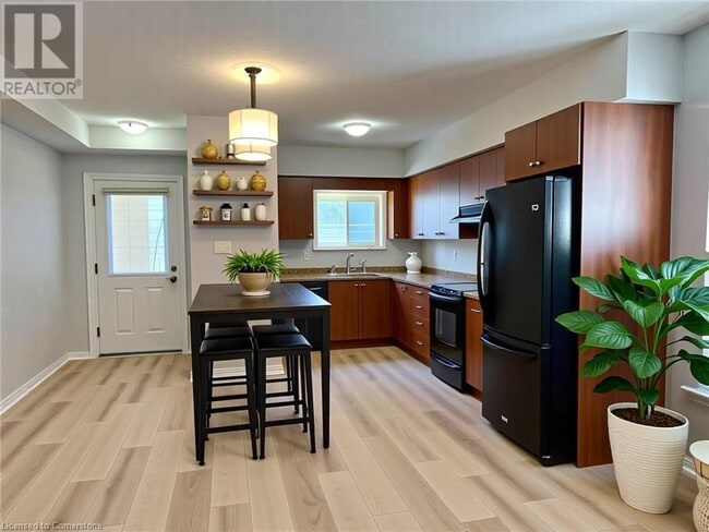 Building Photo - 50 Howe Dr