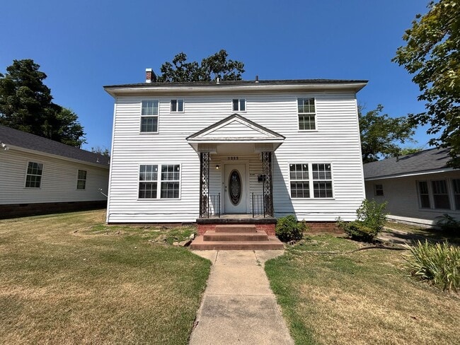 Building Photo - 1008 S 23rd St