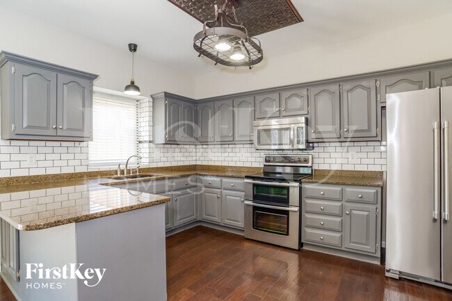 Building Photo - 15688 S Downing Ct