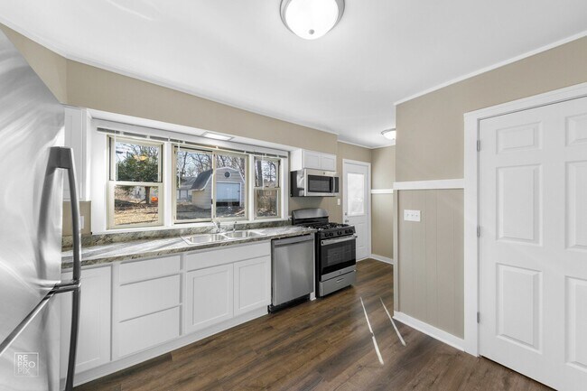 Foto del edificio - 7603 Deep Spring Rd