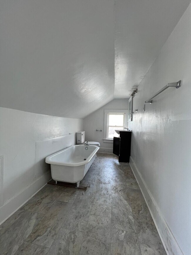 Foto del edificio - Remodeled 1 bedroom with bonus room