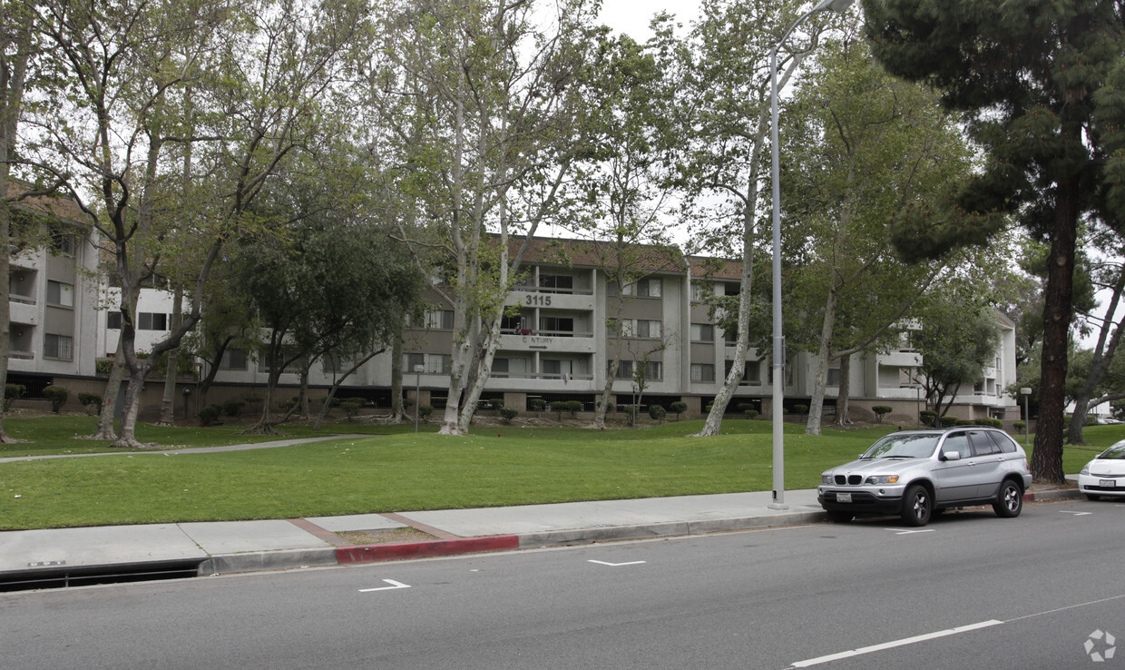 Foto principal - Century Apartments