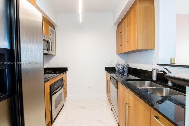 Building Photo - 325 S Biscayne Blvd