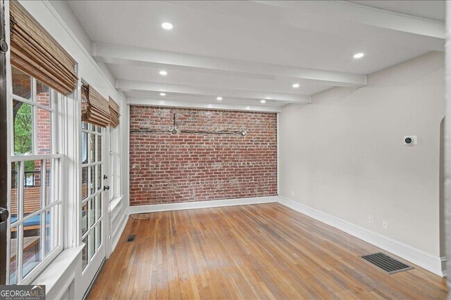 Foto del edificio - 795 Ponce De Leon Pl NE