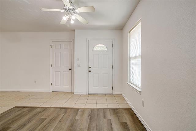 Foto del edificio - 208 N Val Verde