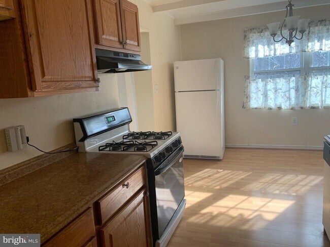 Foto del edificio - 884 College Pkwy