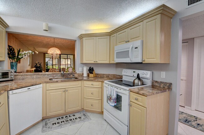 Foto del edificio - 7521 Glendevon Ln