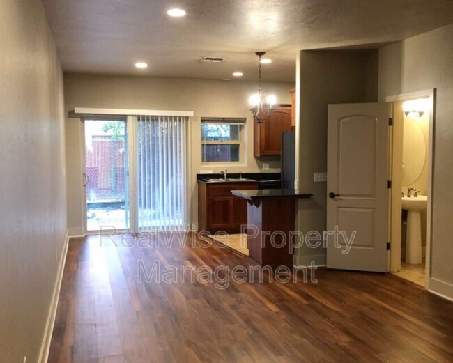 Foto del edificio - 2210 E Barnett Rd