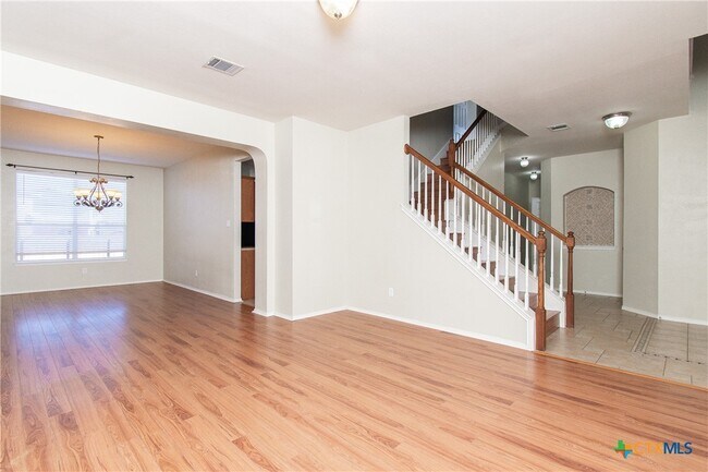 Building Photo - 5503 Bridgewood Dr