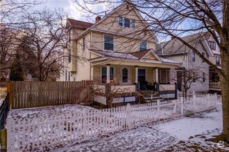 Building Photo - 1854 W 47th St