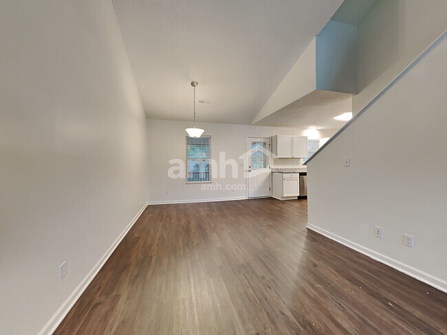 Building Photo - 2210 Sawmill Trace Ln