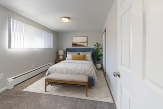 Building Photo - 2524 Joliet St