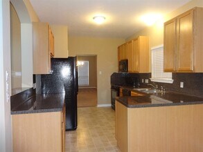 Building Photo - 3931 Oak Plank Rd