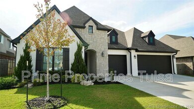 Building Photo - 12912 S 6th St