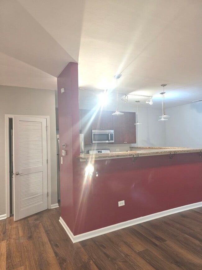 Building Photo - 736 S Kedzie Ave