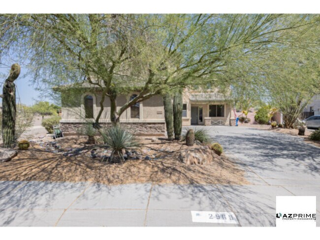 Foto del edificio - Escape to your Oasis in this Exquisite 5/2...