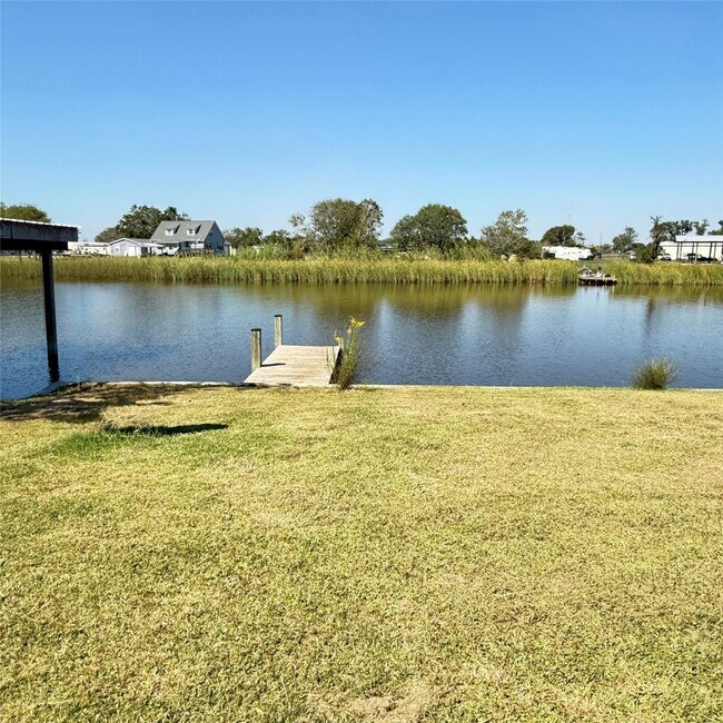 Foto del edificio - 143 Bastrop Bayou Dr