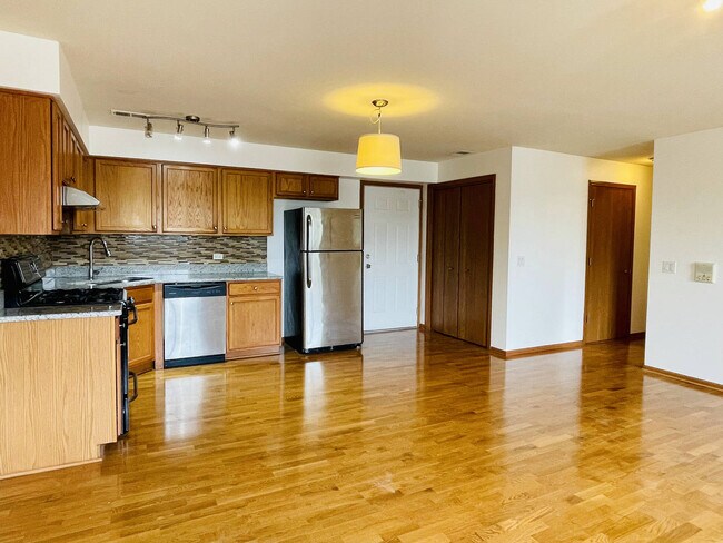 Building Photo - 2453 S Archer Ave