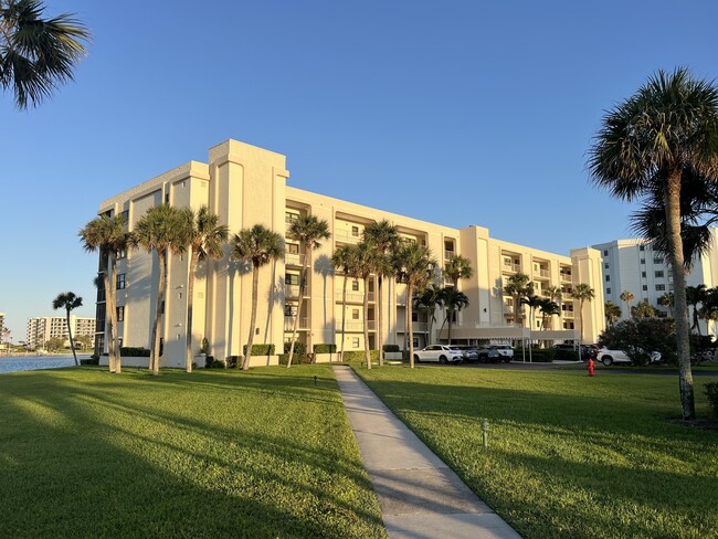 Foto del edificio - 100 Intracoastal Pl