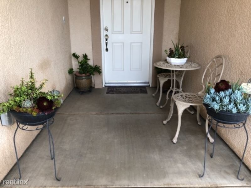 Foto principal - 4 br, 2 bath House - 818 New Zealand Dr