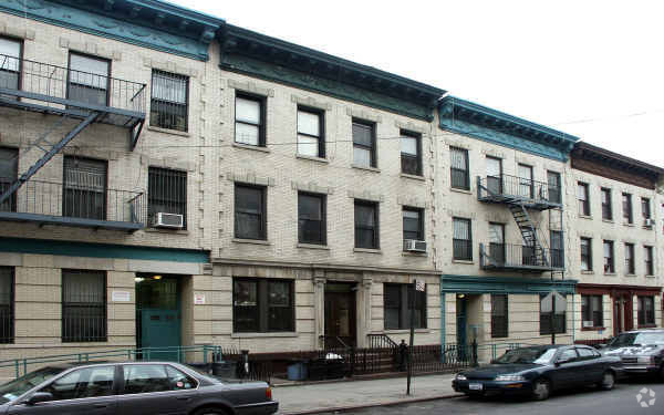 Primary Photo - 752 Franklin Ave