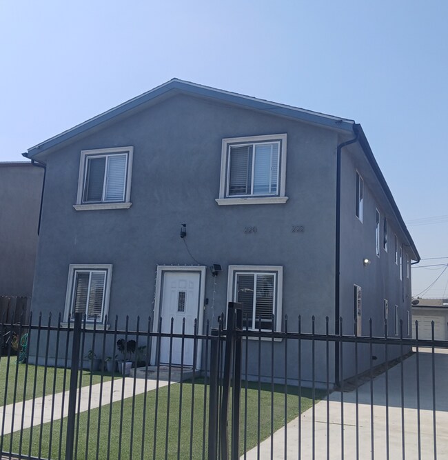 Foto del edificio - MULTI-FAMILY HOUSE