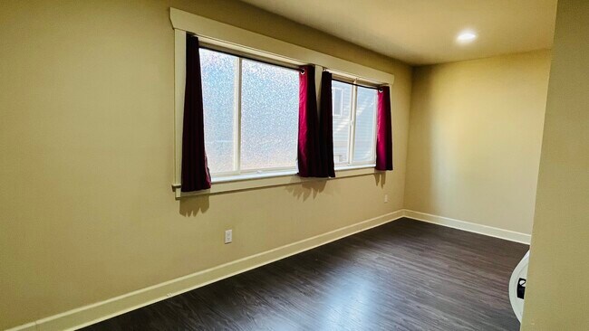 Foto del edificio - 13710 Burke Ave N