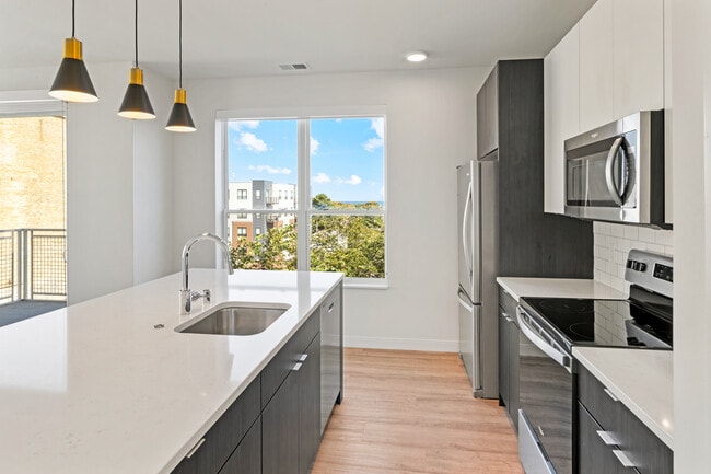 Building Photo - 5945 6th Ave