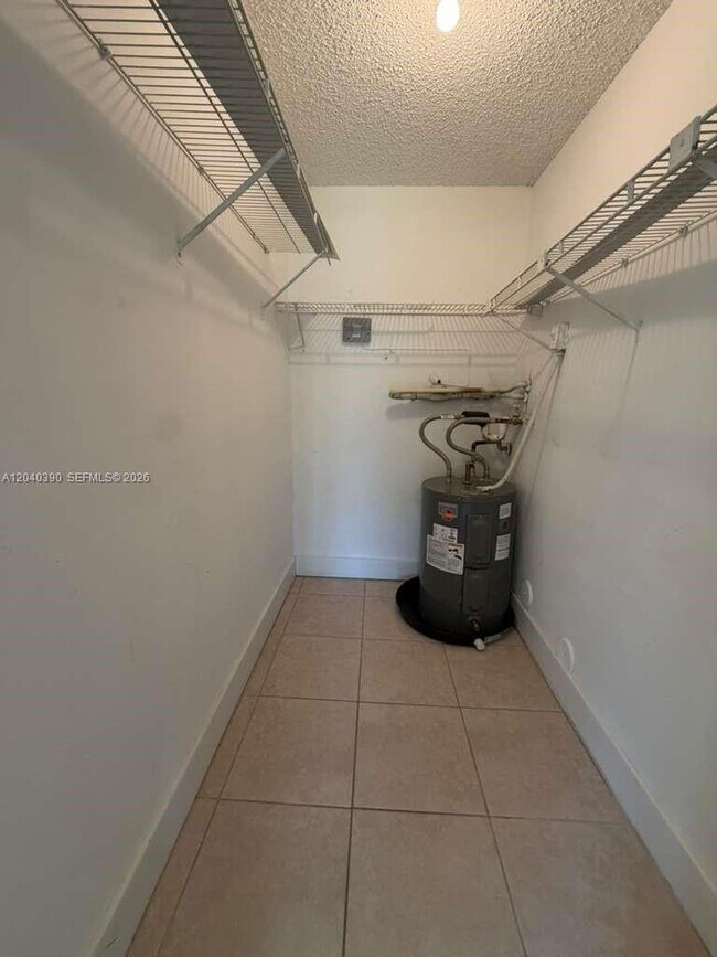 Foto del edificio - 2550 SW 18th Terrace