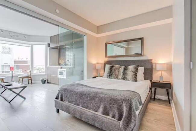 Photo du bâtiment - 155 Yorkville Ave