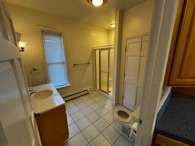 Foto del edificio - 337 E 2nd St