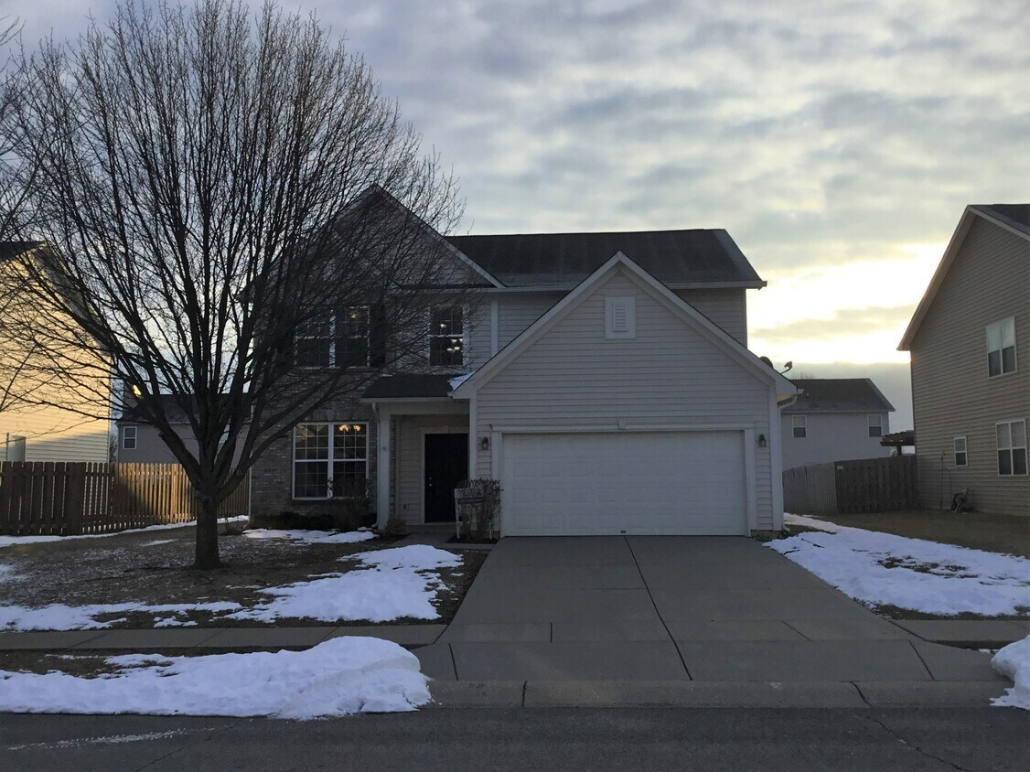 Foto principal - 5647 James Blair Dr