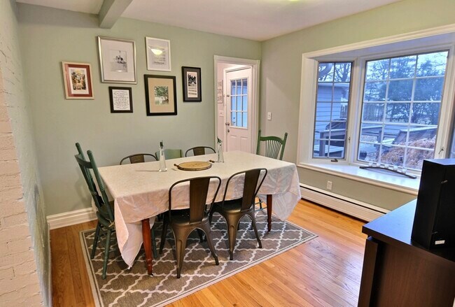 Foto del edificio - 1717 Maywood Dr