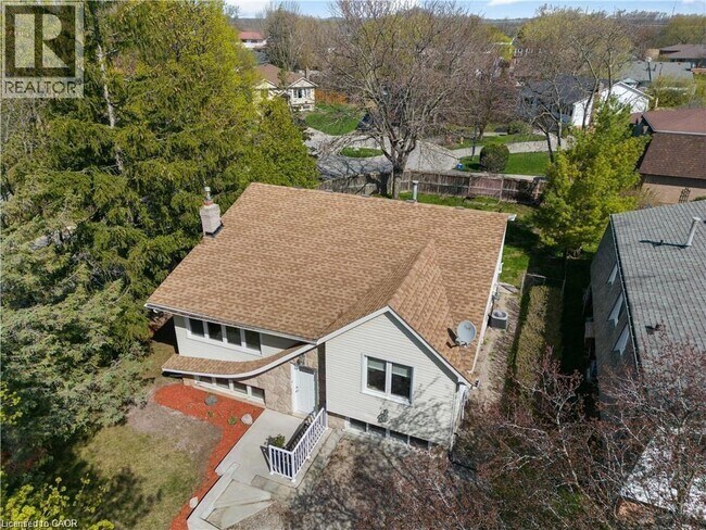 Photo du bâtiment - 54 Oriole Pkwy