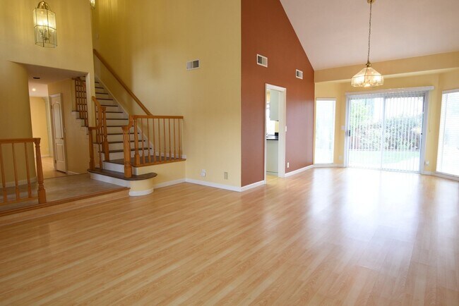 Building Photo - Beautiful 4 Bedroom 3 Bath Evergreen Home with Stunning Spacious Backyard!