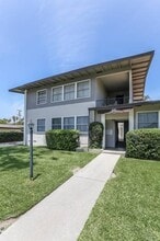 Building Photo - 606 W Foothill Blvd