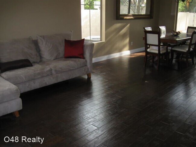 Foto del edificio - 5 br, 3.5 bath House - 993 S. Jacob St.