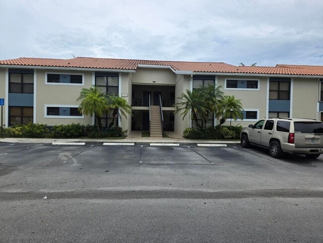Building Photo - 1484 Lake Crystal Dr