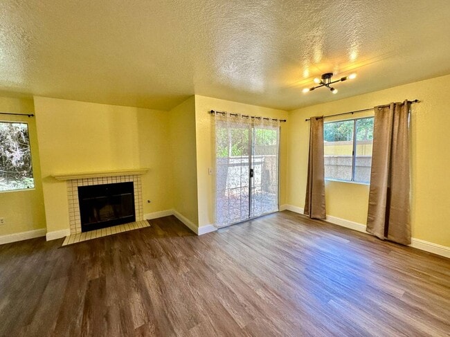 Building Photo - 11275 Avenida De Los Lobos