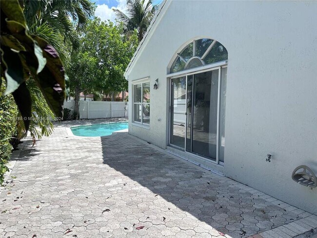 Building Photo - 480 NW 188th Terrace