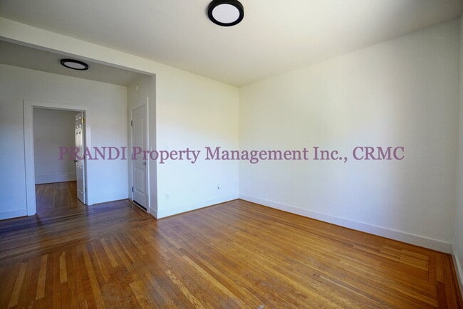 Building Photo - 139 Park St