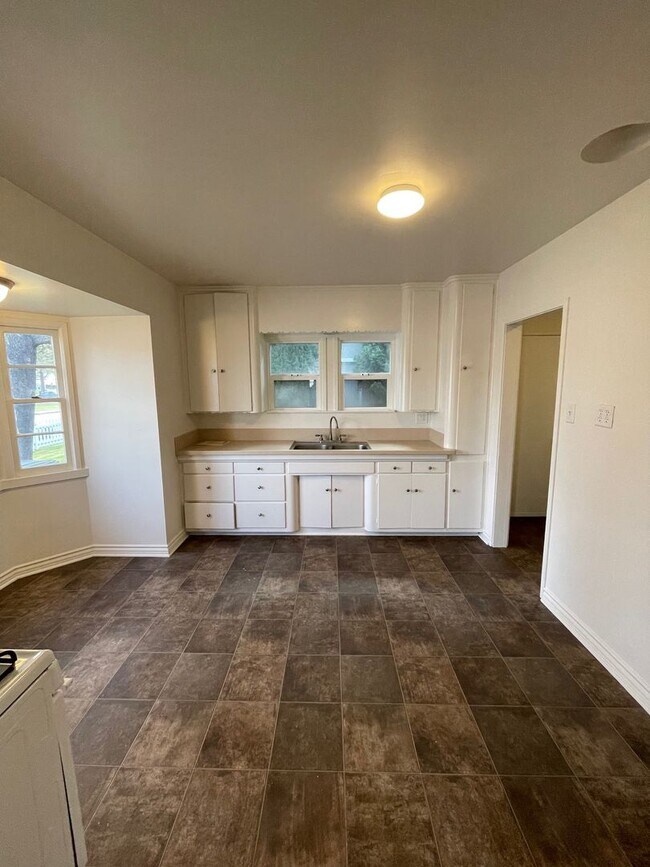 344 Palm Dr Unit Allen Family Trust, Oxnard, CA 93030 Room for Rent