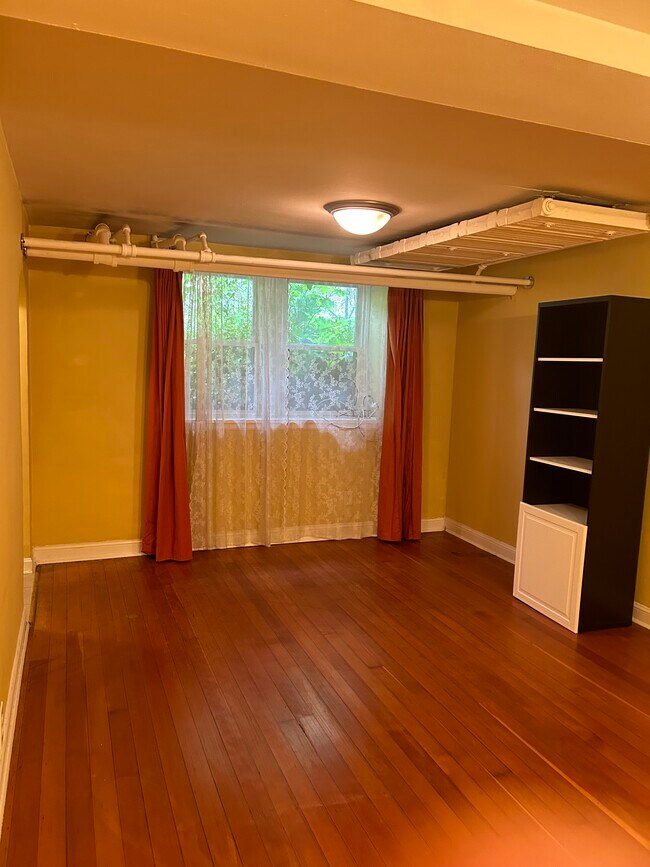 Foto del edificio - 2300 Girard Ave S