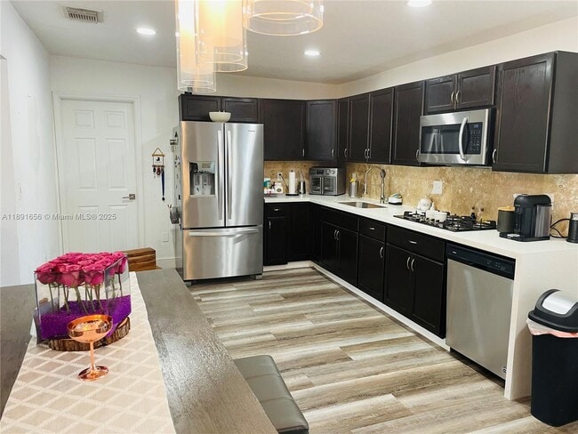 Building Photo - 3500 SW 36th St