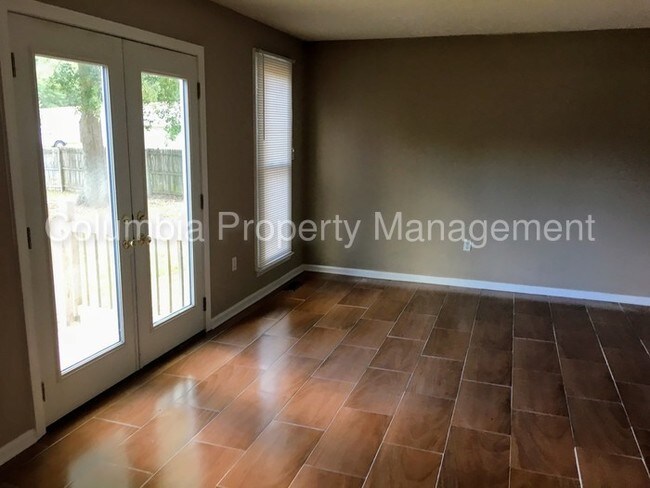 Building Photo - 136 Elvington Ln