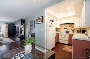kitchen - 3421 Park Blvd